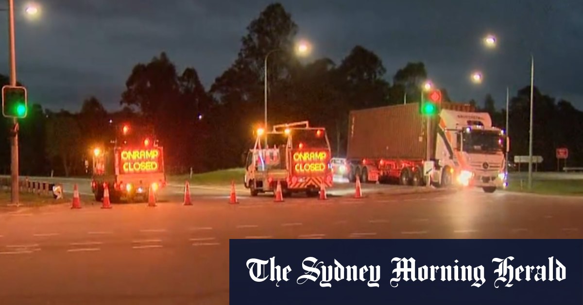 Truck crash closes major Queensland motorway