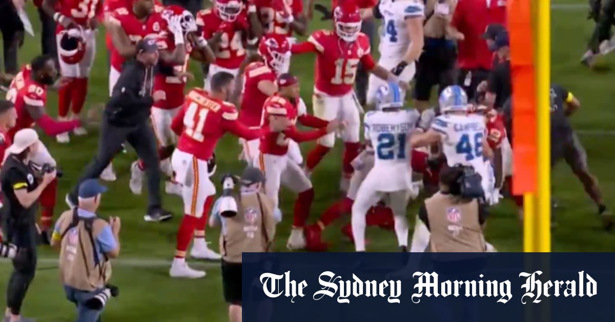Fight breaks out after NFL game