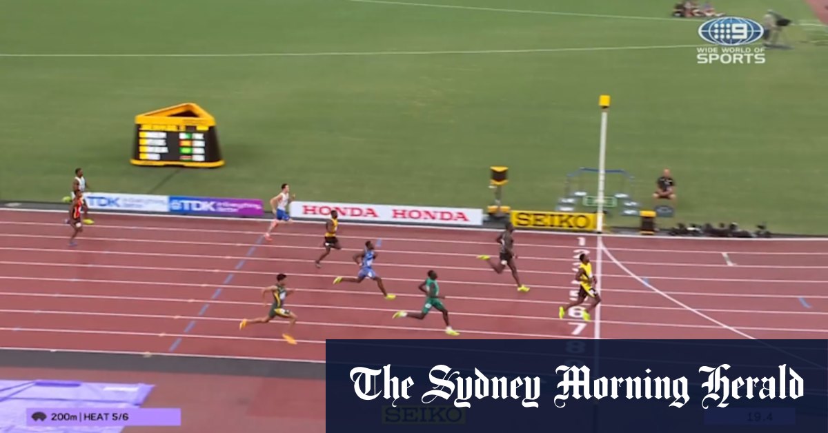 Gout Gout books spot in 200m semis