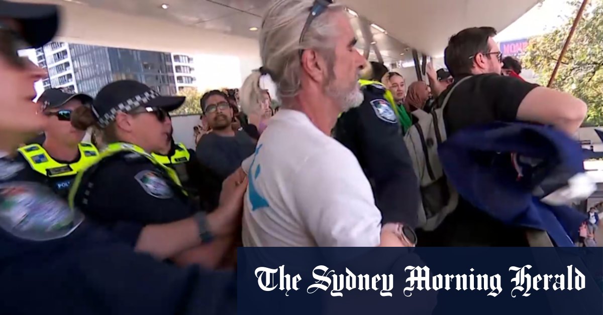 Police prepare for protests in Melbourne