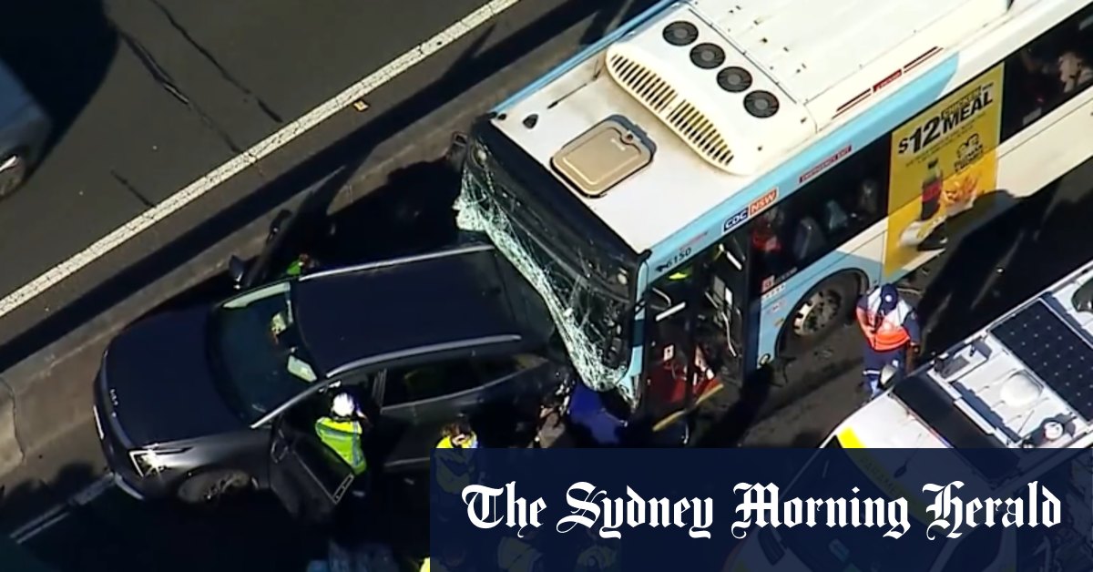 Multiple hurt after collision between bus and car