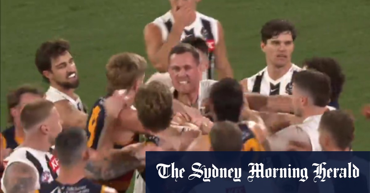 Video: Half-time tensions boil over