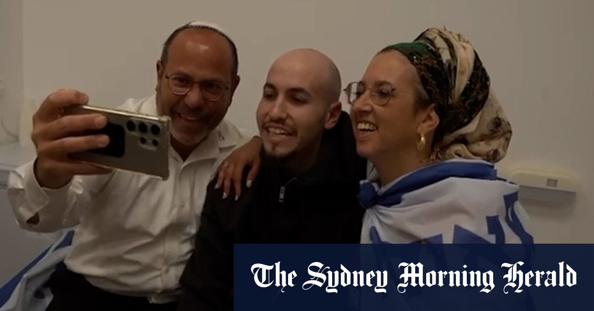 Etian Mor, one of the Israeli hostages held by Hamas, reunites with his family