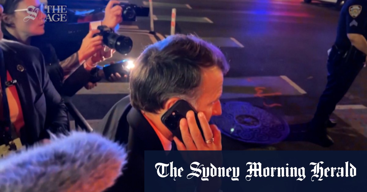 Stuck in traffic, Macron calls Trump about his motorcade