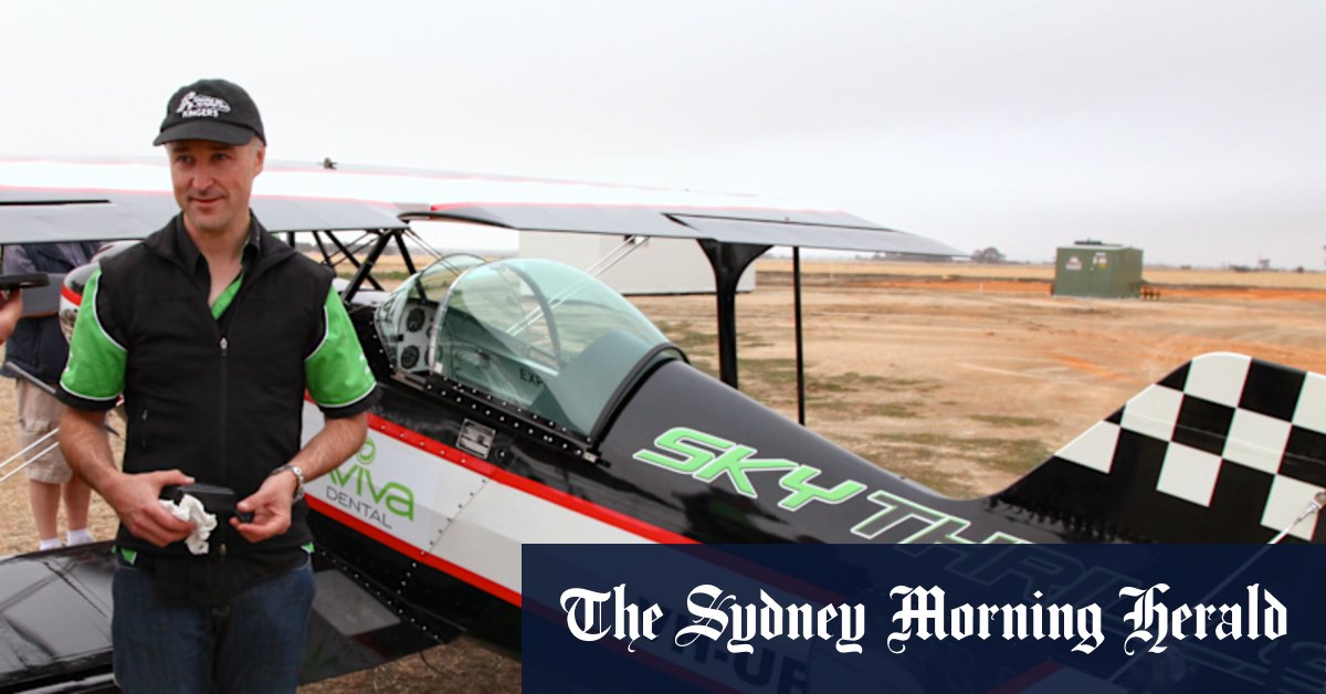 Kingsley Just in 2014 setting the Guinness world record for most consecutive rolls by an aircraft