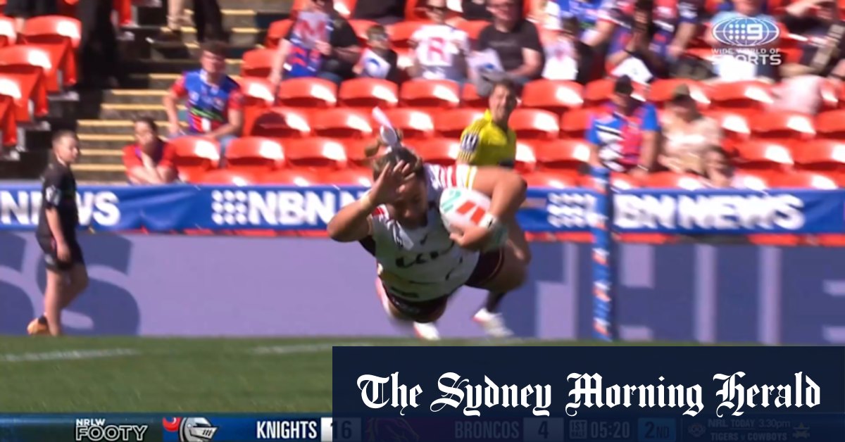 Broncos teenager splits defence open