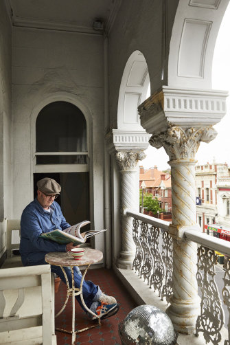 “I sit here as often as possible as it’s a fabulous viewing platform for an 
evening sunset,” says Gary. The marble-topped table is from France.    