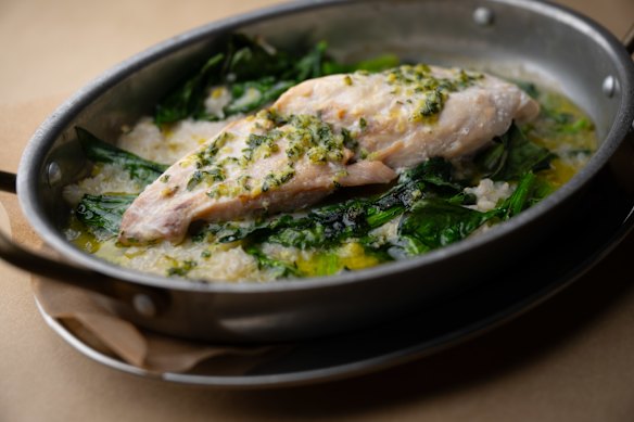 Spanakorizo with fish, rice, lemon and greens. 