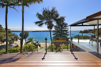 The Little Gunyah Beach home was listed with a $ 5.5 million guidebook.