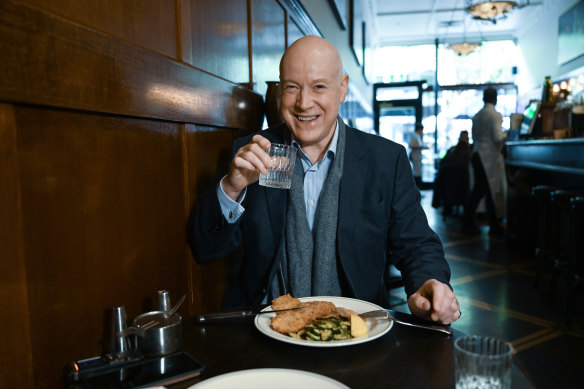 Anthony Warlow has a passionateness  for nutrient  and cooking.