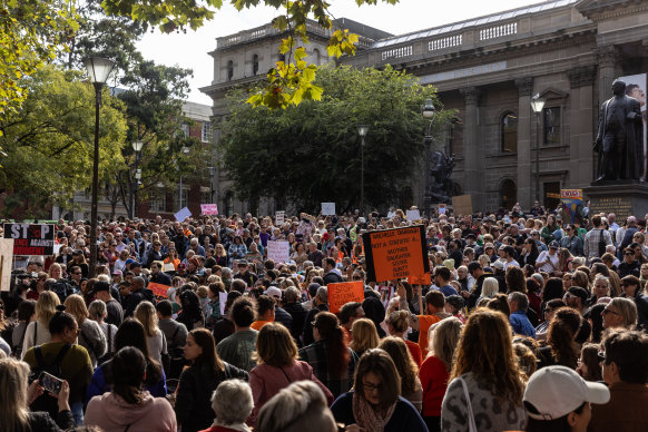 Thousands marched successful  Melbourne connected  Sunday, protesting against gender-based violence.