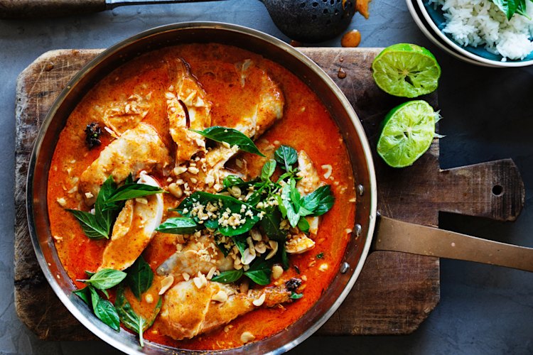 EMBARGOED FOR GOOD WEEKEND, JULY 15/17 ISSUE.
Neil Perry recipe : Quick red curry of chicken
Photograph by William Meppem