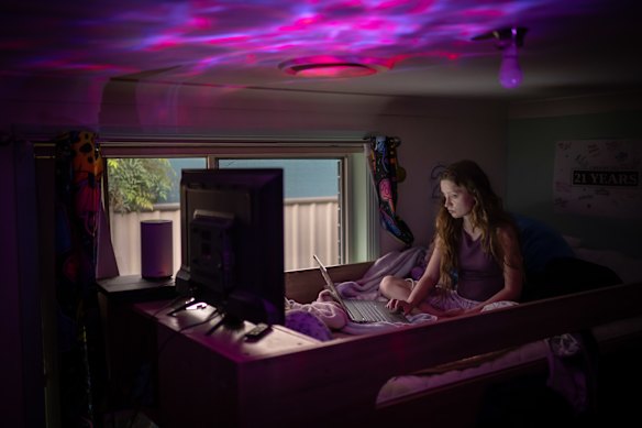 Isabellea Knight first started using AI chatbots in 2022. She finds she can speak to them for hours.