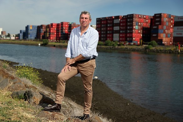 Rail Freight Alliance chief executive Reid Mather says Inland Rail needs a direct link to the Port of Melbourne via the western suburbs to fulfil its purpose. 