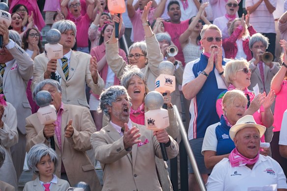 McGrath Foundation, The Richies and The Barmy Army with The Sydney Philharmonic Choir at SCG.