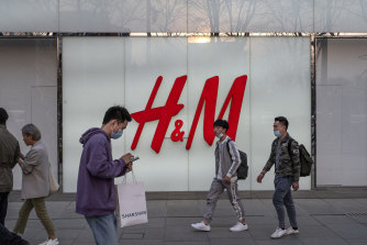 Les boycots chinois ont inclus de grandes marques occidentales, telles que H&M, en réponse au ctiticisme des entreprises concernant le traitement des travailleurs du Xinjiang.   