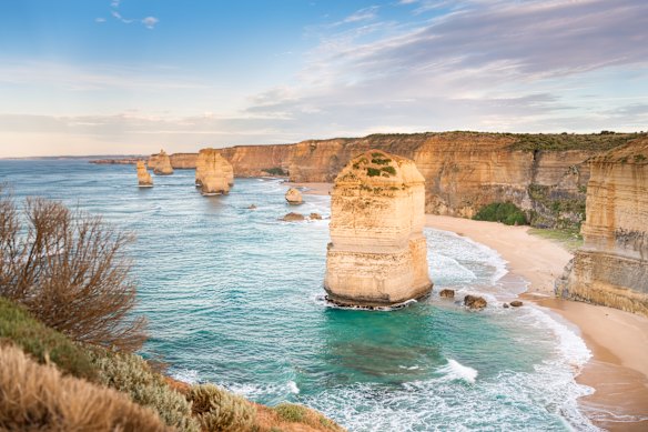The Corangamite Shire and Great Ocean Road Regional Tourism want a user-pays model to visit the Twelve Apostles. 