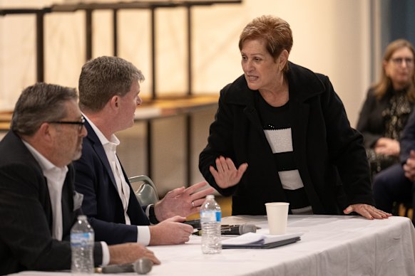 Ellie Stassi gave an impassioned speech in Greek to members and the administrator Morgan Kelly. 