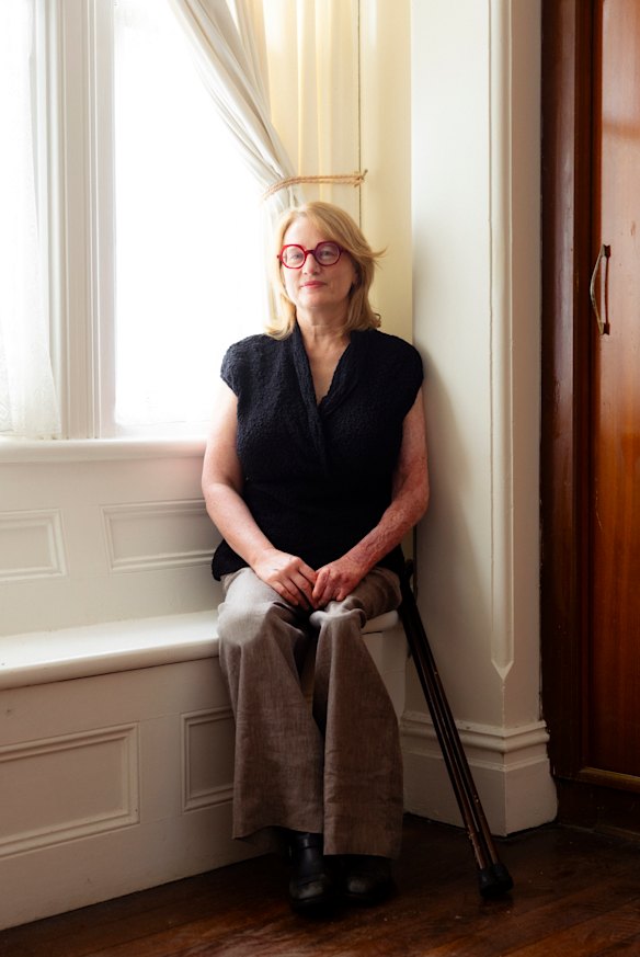 Despite sustaining life-changing injuries in a 2007 plane crash, Cynthia Banham held on to her dreams of parenthood.