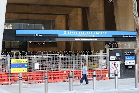 The Metro Tunnel Project faces delays to opening beyond their scheduled dates.