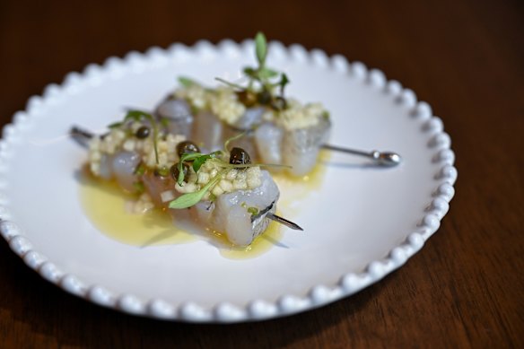Raw garfish with apple and vinho verde vinegar at Marmelo.