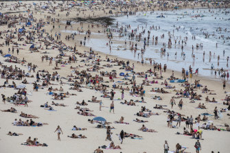 Crowds flock to Bondi Beach last year. The growth in Sydney’s population was much quicker during the 2010s than the previous decade.