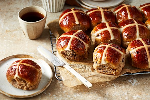  Hot cross buns.
