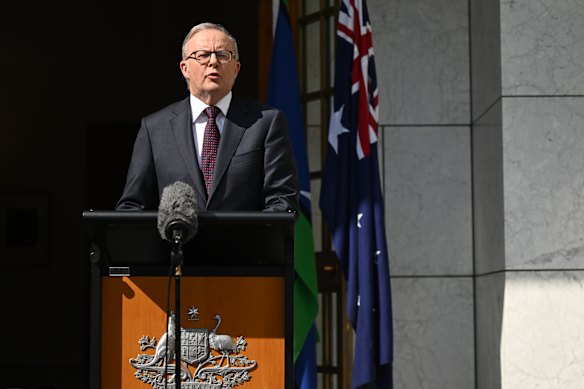 Australian Prime Minister Anthony Albanese calls a royal commission into antisemitism and social cohesion after three weeks of calls for him to do so.