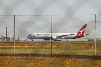 Le premier vol de rapatriement des Australiens bloqués en Inde est arrivé la semaine dernière.