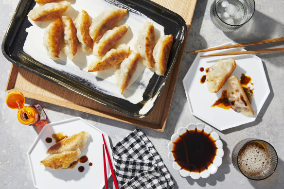 RecipeTin Eats’ crisp-bottomed pork and prawn dumplings.