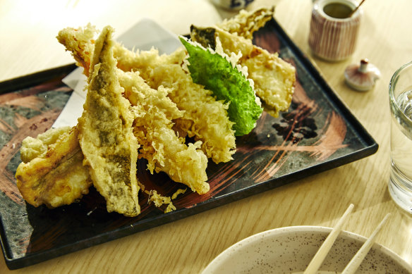 The assorted tempura enactment    astatine  Izakaya Tempura Kuon.