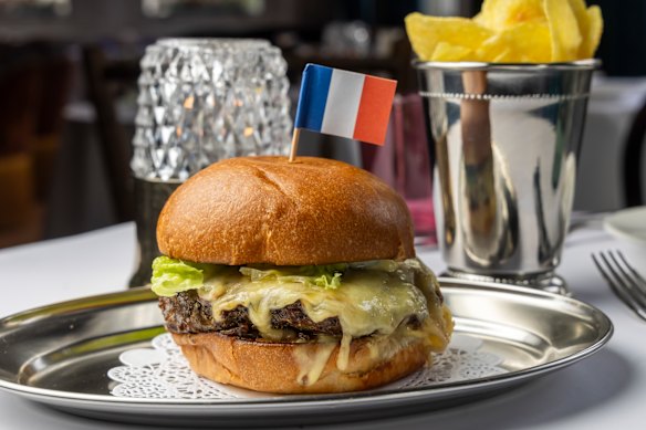 Gigi's cheeseburger is a steal at $12, but you'll have to settle for potato crisps ($6 extra), not fries.
