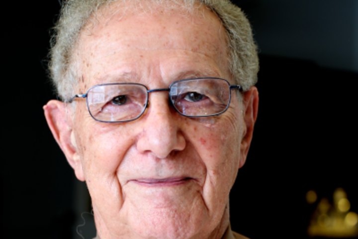 The late Hans Mueller acquired Lowes in 1981, making him one of the country’s largest clothing retailers.