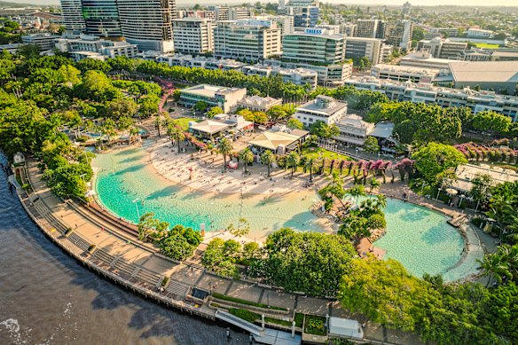 Streets Beach is a famous Brisbane attraction and a good free day out for families.