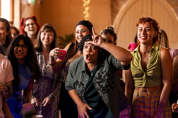 Lydia West as Elise (centre) in new Stan Original series He Had It Coming.