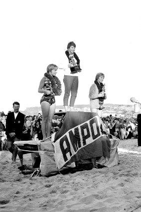 Winner Phyllis O'Donnell with Linda Benson 2nd, (left),  and Heather Nicholson 3rd, (right)