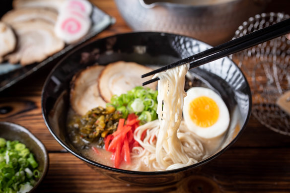 The Japanese will queue for something if it’s good, whether from ramen (above) to udon, katsudon to kakigori, gyudon to gyoza.