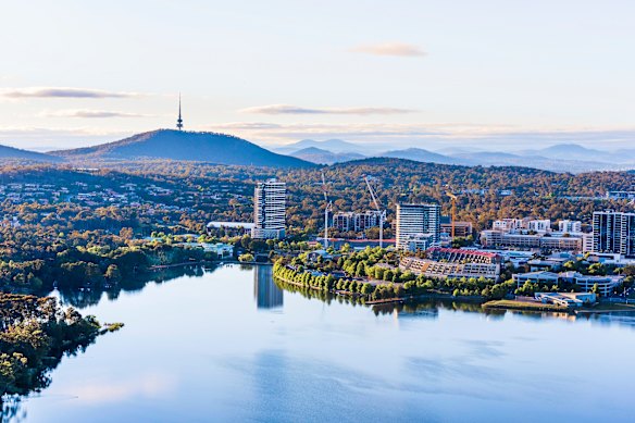 Canberra from Belconnen. 