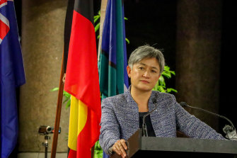 La ministre des Affaires étrangères Penny Wong a effectué une tournée dans le Pacifique dans le cadre d'une mission diplomatique pour contrer l'influence de la Chine dans la région.