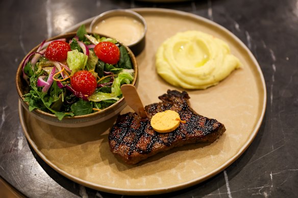 For his sole meal of the day, Malik chose rump steak and swapped out fries for potato mash.