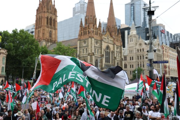 Protesters at Flinders Street Station as a part of a Nationwide March against Israeli President Isaac Herzog’s arrival in Australia.