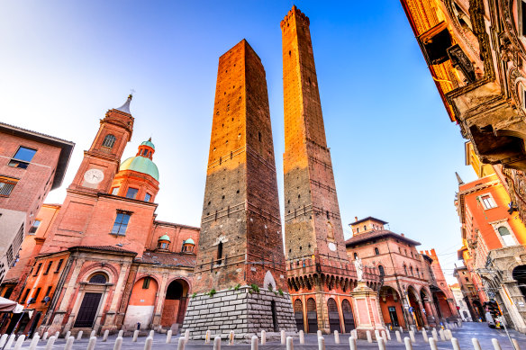 Bologna, and its 2  towers – Asinelli and Garisenda.
