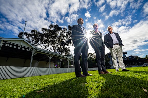 Kevin Curran, Jim Peters and Tony Corrigan remember the late Neale Daniher. Peters and Corrigan were teammates of Daniher's at Newman College. Curran was his coach.