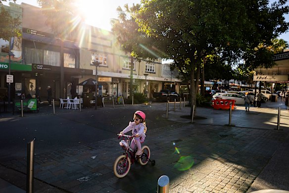 Cronulla Street, leading to the Cronulla Mall.