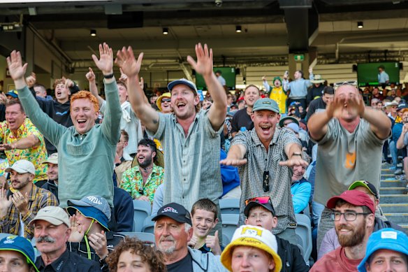 The MCG crowd show their appreciation for Scott Boland.