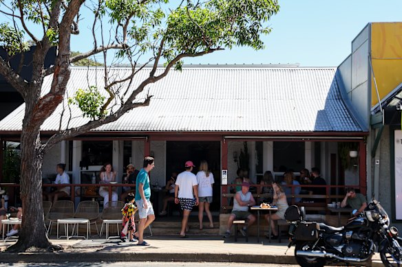 Like many suburbs on the northern beaches, Avalon retains its village feel.
