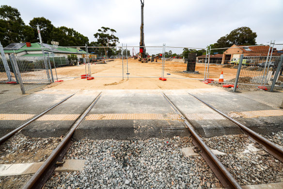 Work on the Perth to Armadale rail line.