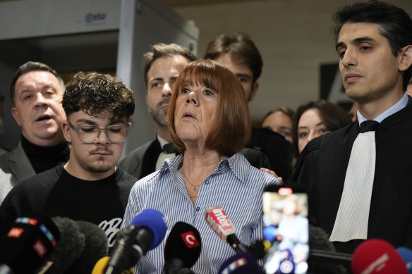 Gisele Pelicot speaks to the press as he leaves the courtroom.