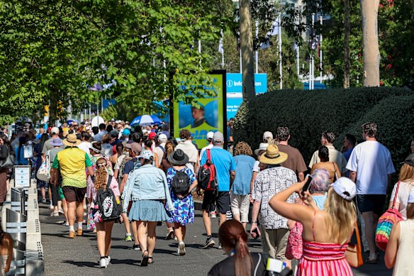 Queues at the Grand Slam Oval entrance on Monday morning.