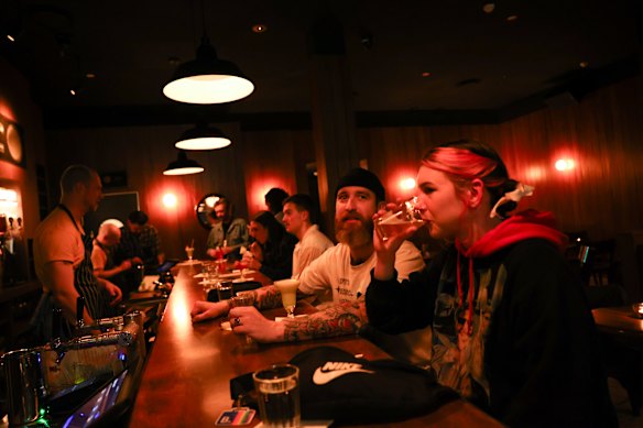 The nine-metre-long bar.